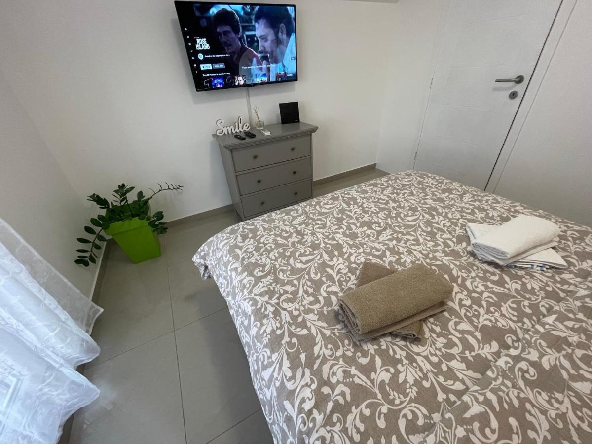 Apartman 1 Apartment Sremska Mitrovica Bagian luar foto
