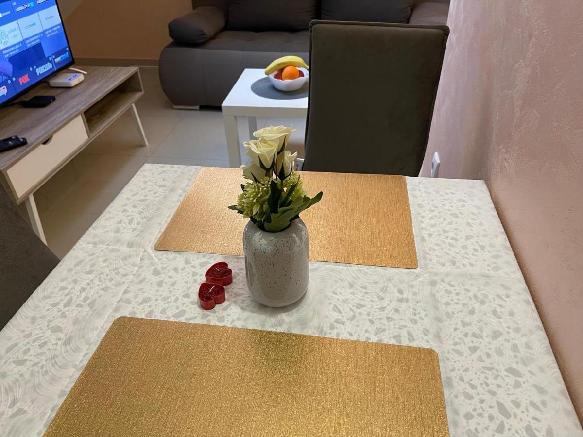 Apartman 1 Apartment Sremska Mitrovica Bagian luar foto