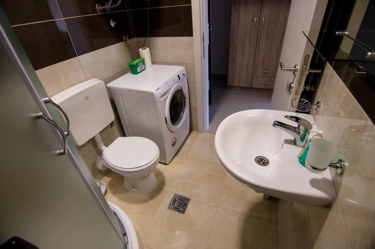 Apartman 1 Apartment Sremska Mitrovica Bagian luar foto