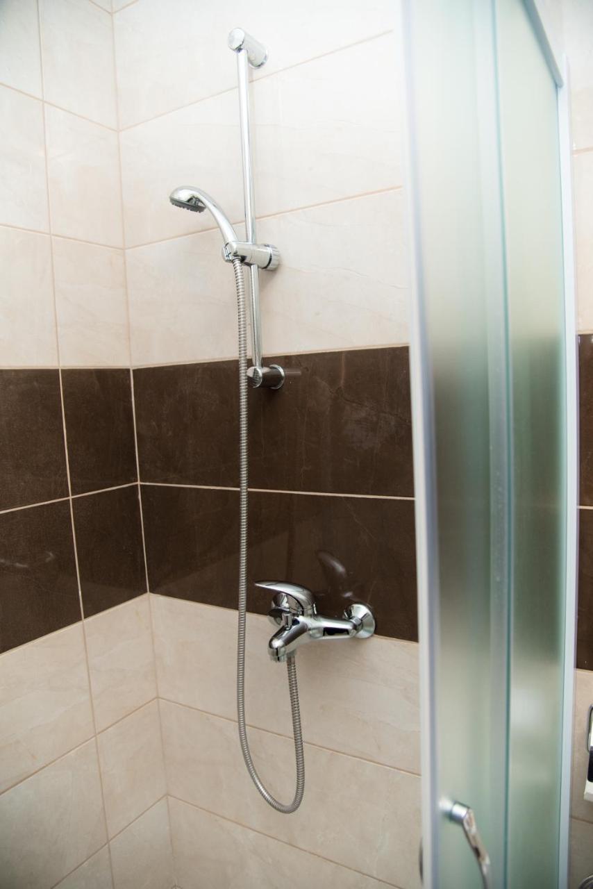 Apartman 1 Apartment Sremska Mitrovica Bagian luar foto